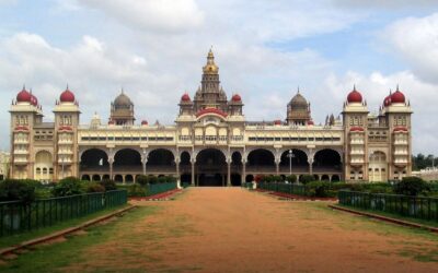 Mysore: Private Full-Day Sightseeing Tour of the City - Morning start: Chamundeshwari Temple and the hilltop mood
