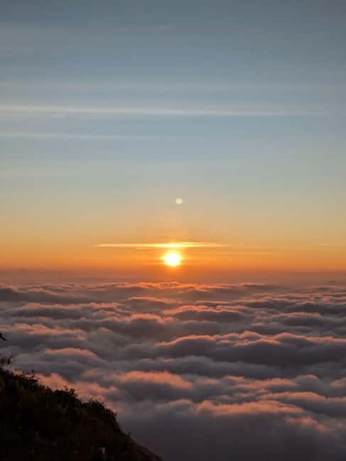 Nandi Hills Sunrise Tour from Bangalore with Breakfast - Watching Sunrise on Nandi Hills: The Photo Stop and the 1-Hour View Window