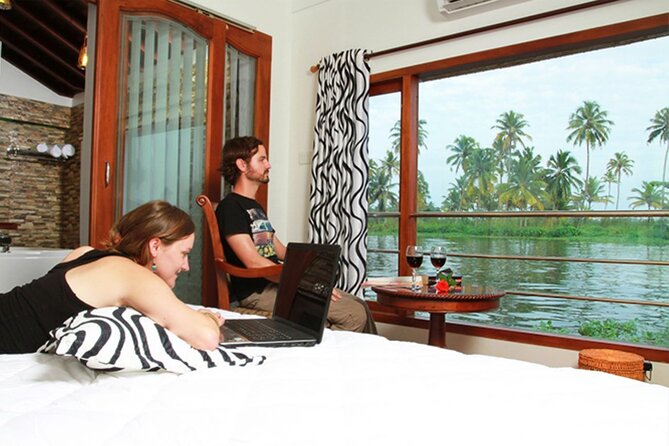 Nature Beauty, Backwater of Kerala Tour (05 Nights - 06 Days) - Day 3 Munnar: dams, tea, echo, and lake calm