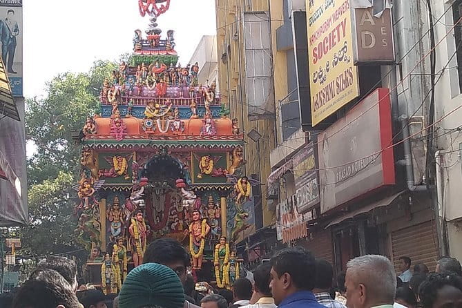 Pete City Walk - Stop 1: A 500-Year Temple and the South Indian Breakfast That Sets the Tone
