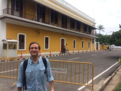 Pondicherry: Full day city tour with guide and lunch - Pondicherry promenade time: Bay of Bengal walking with a reset