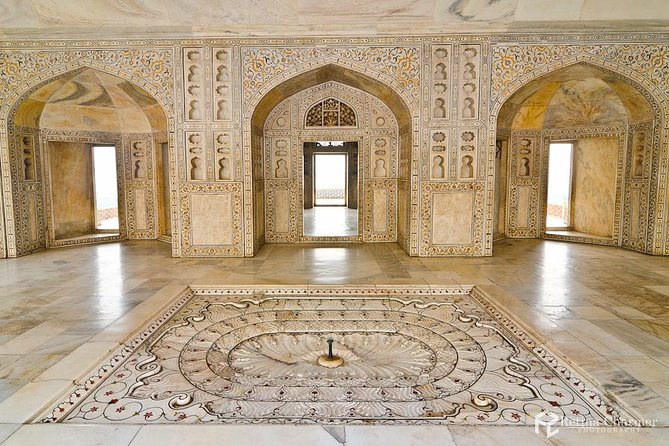 Private same day Taj Mahal tour from Banglore - Midnight pickup and Bengaluru-to-Delhi by air