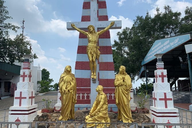 St Thomas Trail in Chennai by Wonder tours - Stop 1: San Thome Basilica (Portuguese 1523, British 1896 Neo-Gothic)
