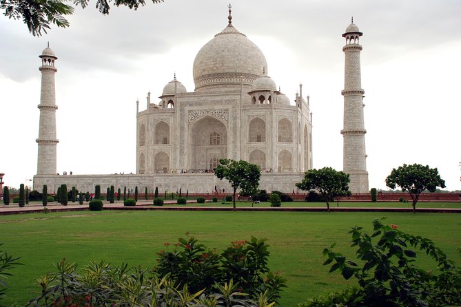 Taj Mahal Sunrise and Agra Overnight Tour from Hyderabad - Grand Mercure Agra overnight: comfort when your day is packed