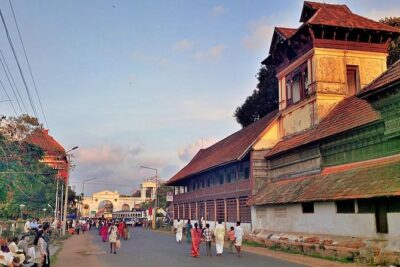 Trivandrum Full Day Sightseeing Tour in a Private Car - Stop 1: Sree Padmanabhaswamy Temple and the slow gravity of ritual